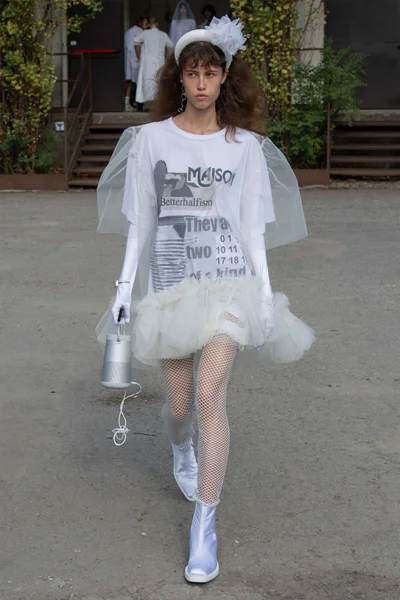 Look 12